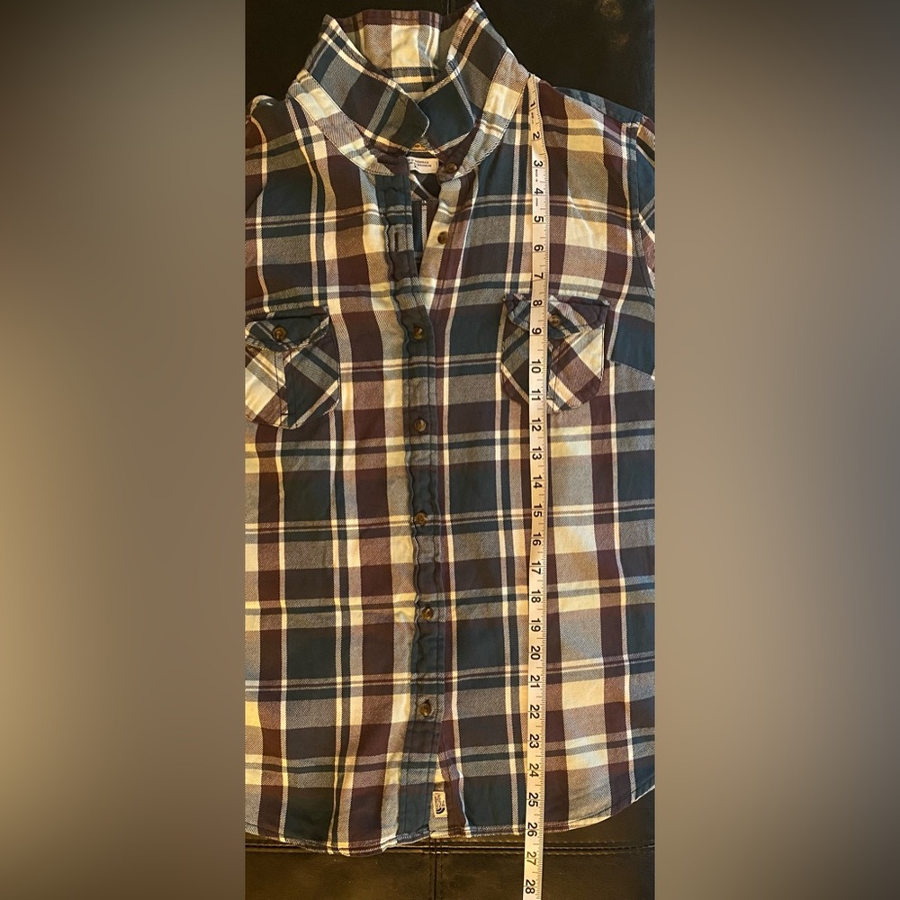 North Face Plaid flannel button down shirt. size XL. - Picture 8 of 9